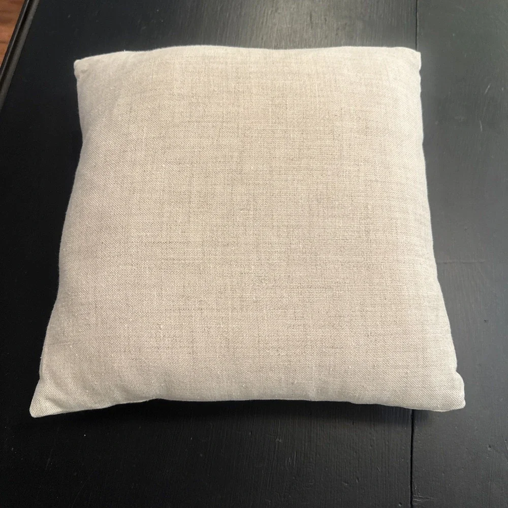 Light Beige Cotton Linen  CROCHET Lace Trim PILLOW RUFFLED EDGE EUC